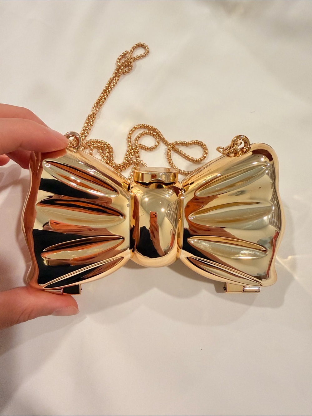 Gold Bow-Shaped Chain Mini Bag - Picture 5 of 10